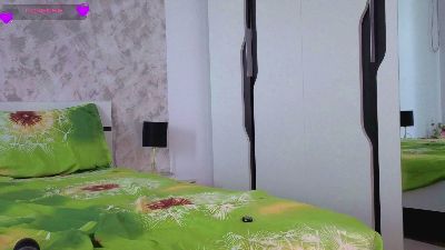 sweetl30 live cam on Cam4