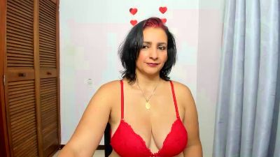 sweetsofia5 live cam on Cam4