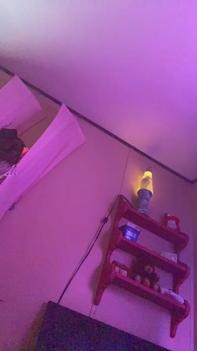 sweettightsara live cam on Cam4