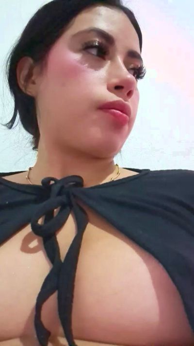 sylvana_19 live cam on Cam4
