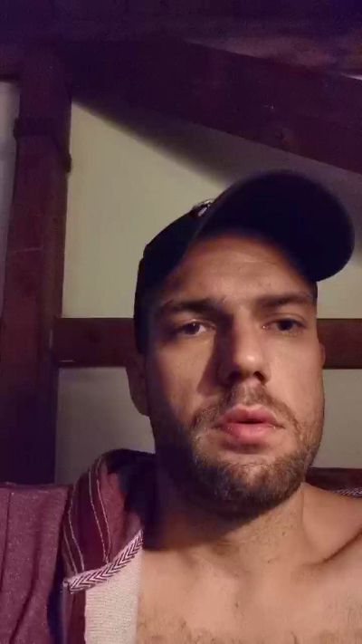 tallgentleman live cam on Cam4