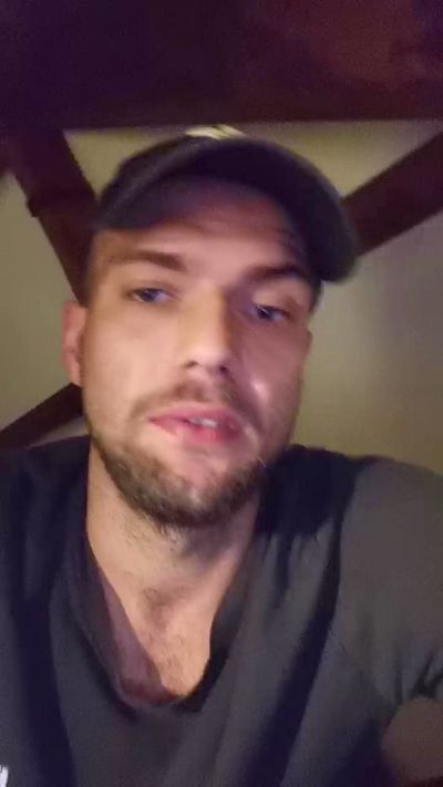 tallgentleman live cam on Cam4
