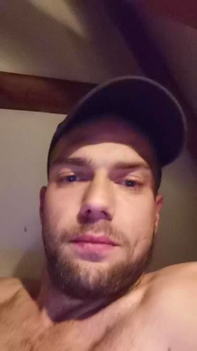 tallgentleman live cam on Cam4