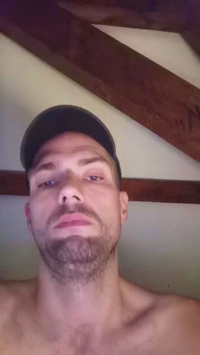 tallgentleman live cam on Cam4
