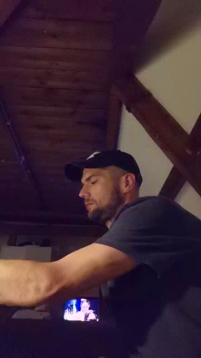 tallgentleman live cam on Cam4