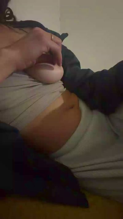 tana28 live cam on Cam4