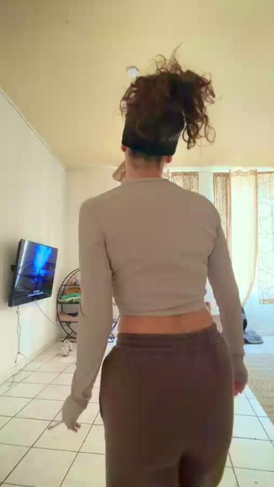tana28 live cam on Cam4