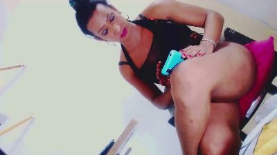 tanialatintsx live cam on Cam4