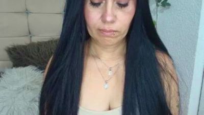 taniamature live cam on Cam4