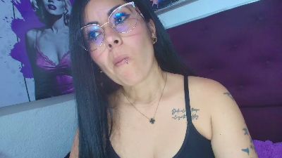 taniamature live cam on Cam4