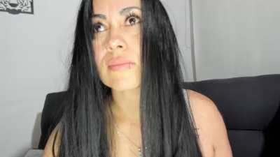 taniamature live cam on Cam4