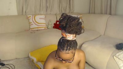 tannia004 live cam on Cam4