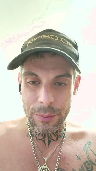 taruated24 live cam on Cam4
