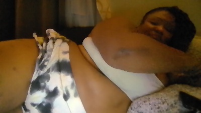tastee_toes live cam on Cam4