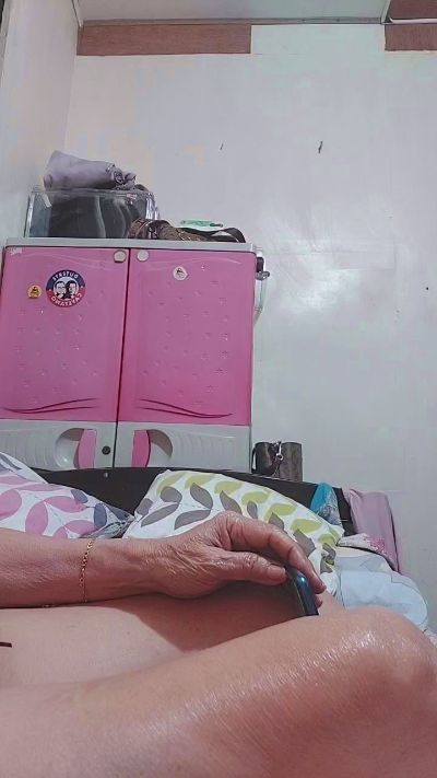 tastegranny live cam on Cam4