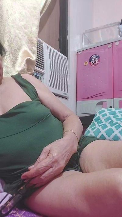 tastegranny live cam on Cam4