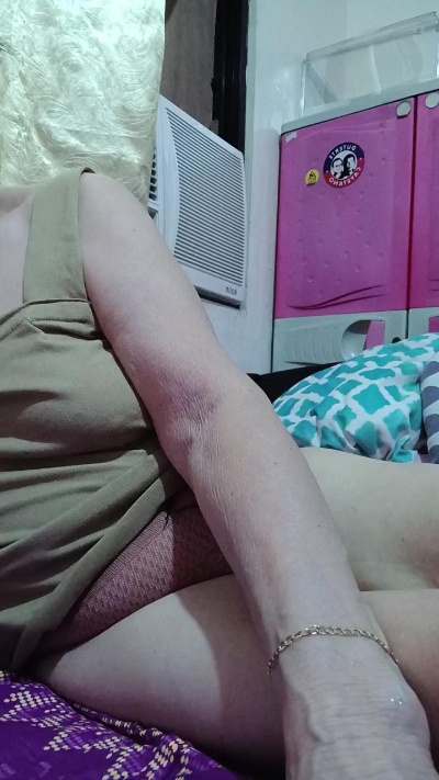 tastegranny live cam on Cam4
