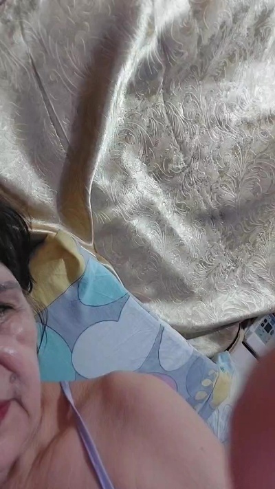 tastegranny live cam on Cam4