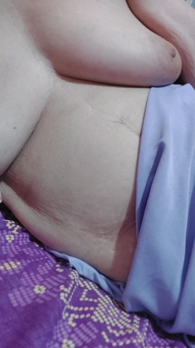 tastegranny live cam on Cam4
