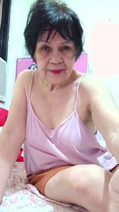 tastegranny live cam on Cam4