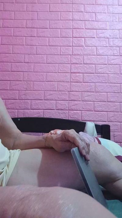 tastegranny live cam on Cam4