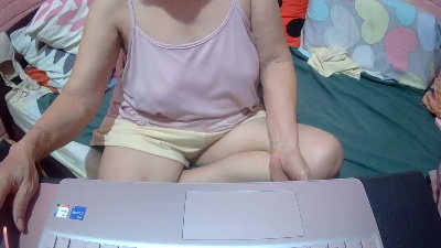 tastegranny live cam on Cam4
