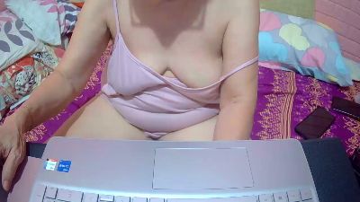 tastegranny live cam on Cam4
