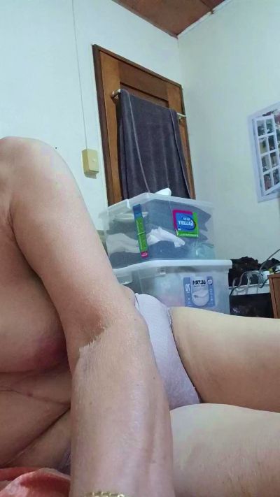 tastegranny live cam on Cam4