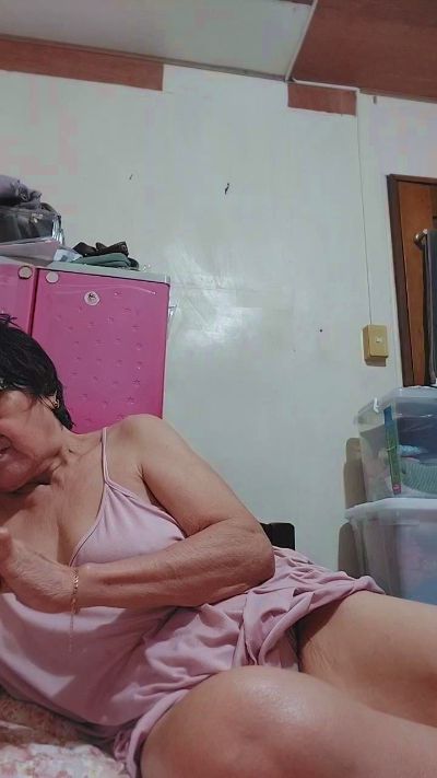 tastegranny live cam on Cam4