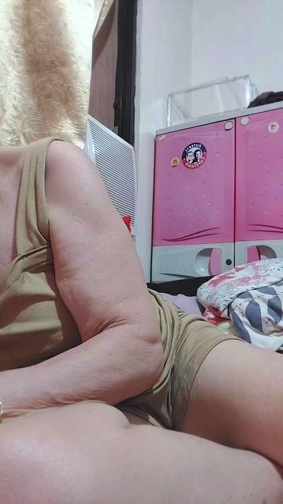 tastegranny live cam on Cam4