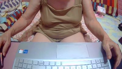 tastegranny live cam on Cam4