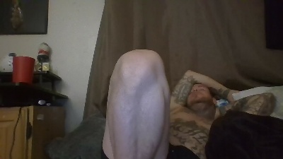 tattedhrnyfrks live cam on Cam4