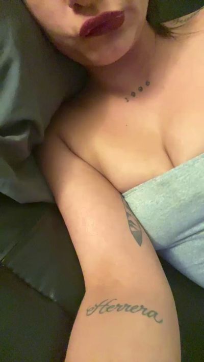 tattedttoez69 live cam on Cam4