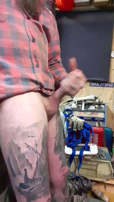 tattoodude85 live cam on Cam4