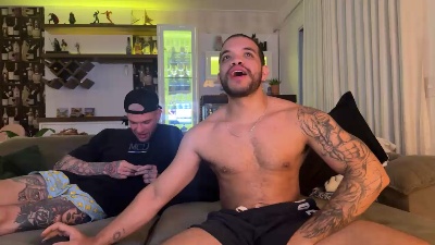 tattooer2 live cam on Cam4