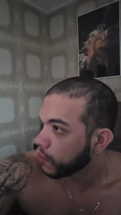 tattooer2 live cam on Cam4