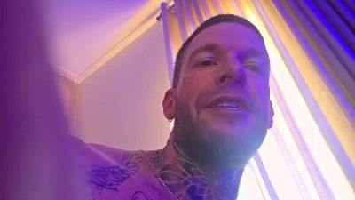 tattooer2 live cam on Cam4