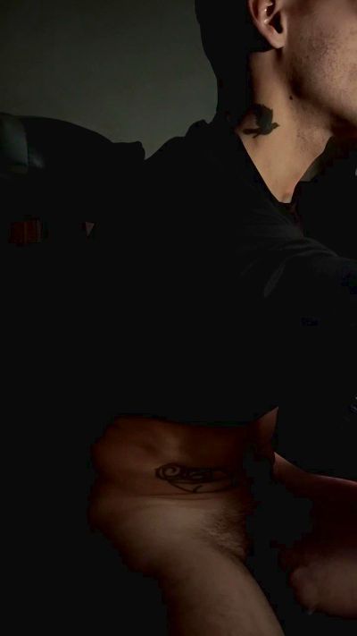 tattoosycafe92 live cam on Cam4