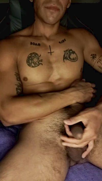 tattoosycafe92 live cam on Cam4