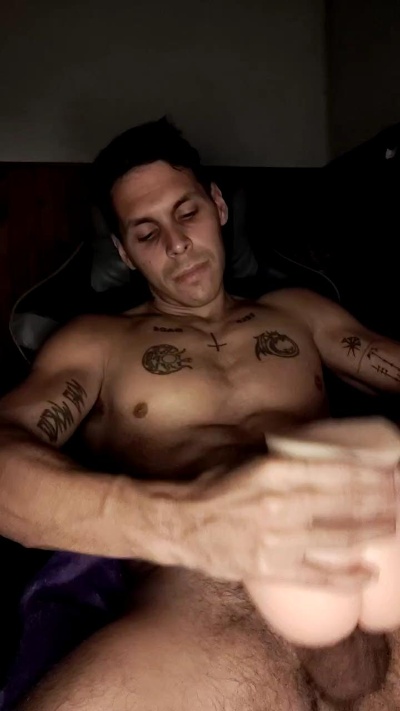 tattoosycafe92 live cam on Cam4