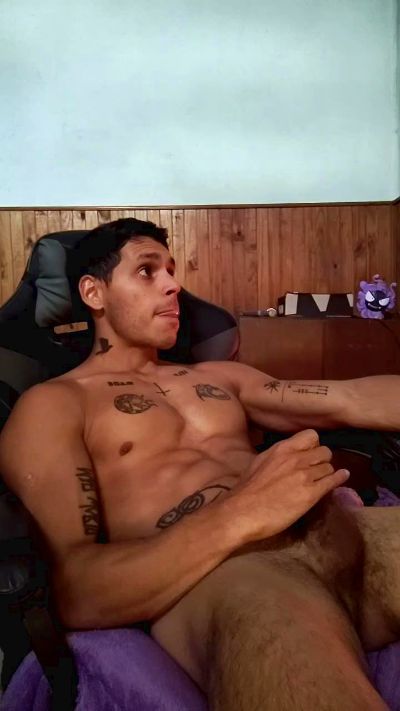 tattoosycafe92 live cam on Cam4