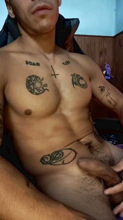tattoosycafe92 live cam on Cam4