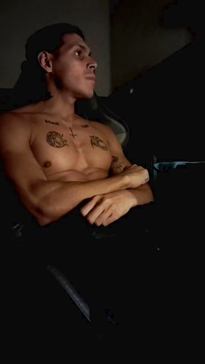 tattoosycafe92 live cam on Cam4