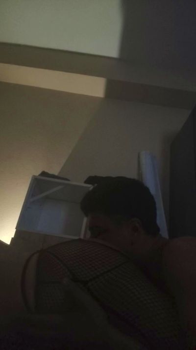 tatyhot24 live cam on Cam4