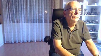 taxidancer1 live cam on Cam4
