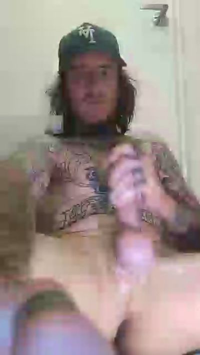 tayboy91 live cam on Cam4