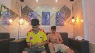 tayler_blessed live cam on Cam4