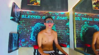 tayler_blessed live cam on Cam4