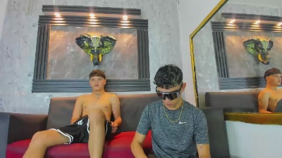 tayler_blessed live cam on Cam4