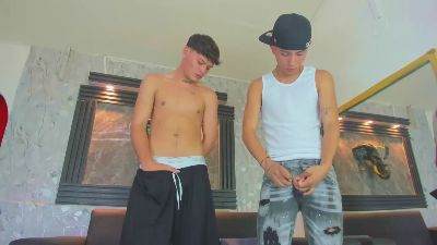 tayler_blessed live cam on Cam4
